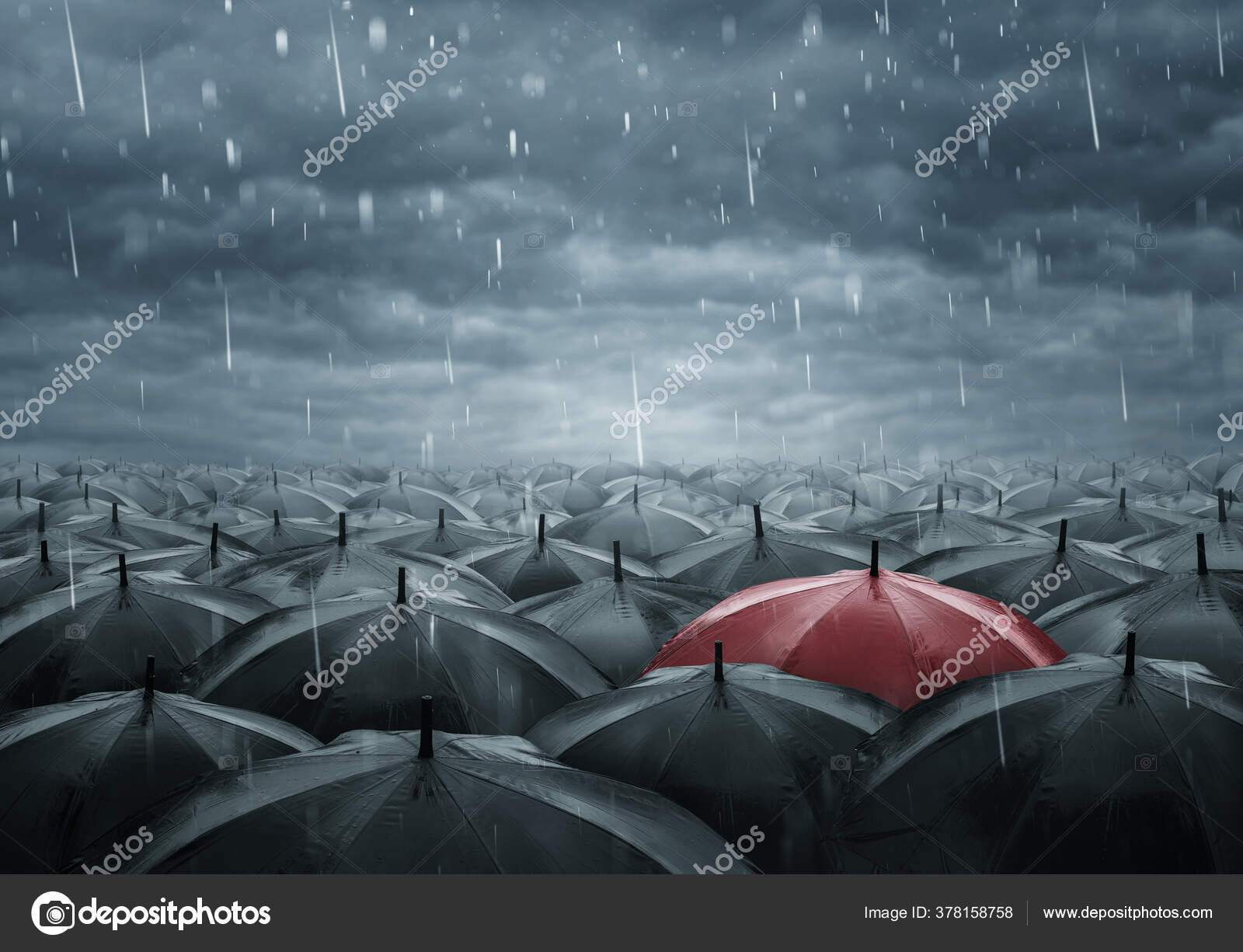 雨の日に多くの黒い傘の間の群衆の概念から際立って 単一の赤い傘 ストック写真 C Rangizzz