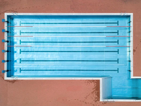 Vista Ángulo Alto Una Piscina Vacía Con Espacio Para Copiar — Foto de Stock