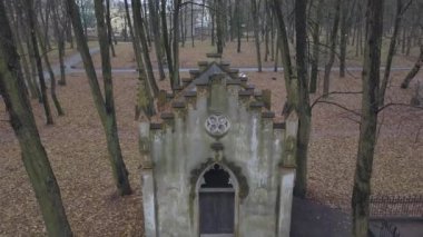 Eski Cemetety Lielie Kapi Riga Letonya şehir hava dron görüş 4k Uhd video