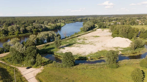 Gauja Nehri Demiryolu Köprüsü Letonya hava dron üstten görünüm