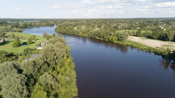 Gauja Nehri Demiryolu Köprüsü Letonya hava dron üstten görünüm