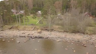 Roja Letonya Baltık Denizi deniz hava dron üstten görünüm 4k Uhd video