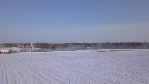 Zimowe Pole Krimulda Łotwa Antenowe Drone Widok Góry Uhd Wideo — Wideo stockowe