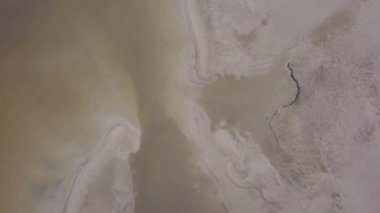 Roja Letonya Baltık Denizi deniz hava dron üstten görünüm 4k Uhd video
