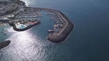 Tenerife Adası kanarya İspanya Atlantik Okyanusu dron üstten görünüm 4k Uhd video havadan görünümü