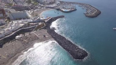 Tenerife Adası kanarya İspanya Atlantik Okyanusu dron üstten görünüm 4k Uhd video havadan görünümü
