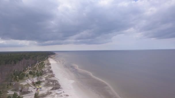 Roja Lotyšsko Baltské Moře Pobřeží Letecké Dron Pohled Shora Uhd — Stock video