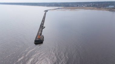 Kırsal dron üstten görünüm Roja Letonya Hava görünümünü liman