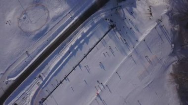 Kış alan Krimulda Letonya hava dron üstten görünüm 4k Uhd video