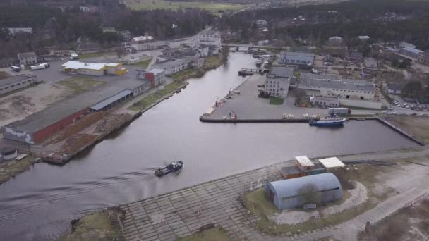 Harbor Roja Letonya Hava Kırsal Dron Üstten Görünüm Uhd Video — Stok video