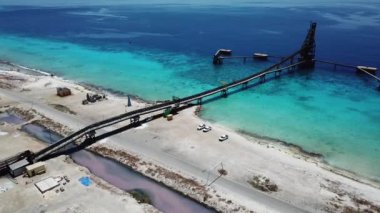 Karayip tuz liman Bonaire Island Hava dron üstten görünüm 4k Uhd