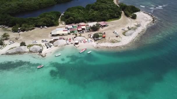 ทะเลชายหาดชายฝ Bonaire เกาะทะเลแคร บเบ ยนทางอากาศโดรนบนม มมอง Uhd — วีดีโอสต็อก