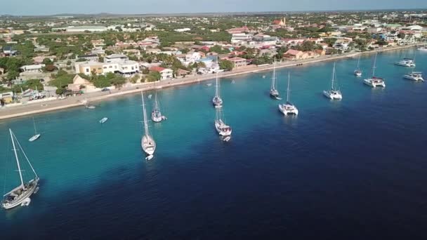 Caraïbes Bateau Yacht Port Bonaire Île Aérienne Drone Vue Dessus — Video