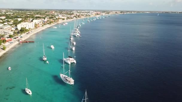 Caribbean Barco Iate Porto Bonaire Ilha Drone Aéreo Vista Superior — Vídeo de Stock
