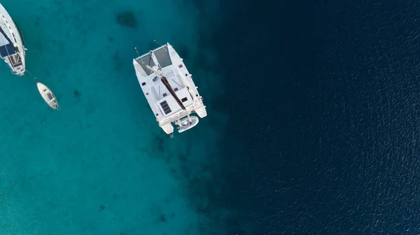 カリブ海ボート ヨット ハーバー ボネール島空中ドローン平面図 — ストック写真
