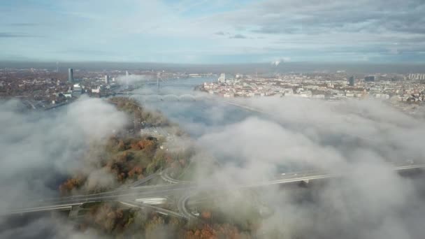 Riga Letland Daugava River Zakusala Eiland Rook Wolk Eiland Luchtfoto — Stockvideo