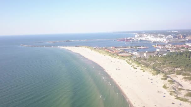 Östersjöns Kust Strand Ventspils Kurzeme Antenn Drönare Ovanifrån Uhd Video — Stockvideo