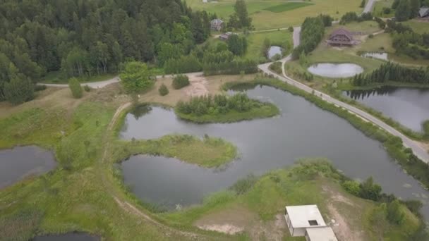 Amadores Lago Aéreo Drone Vista Superior Uhd Vídeo Letónia — Vídeo de Stock