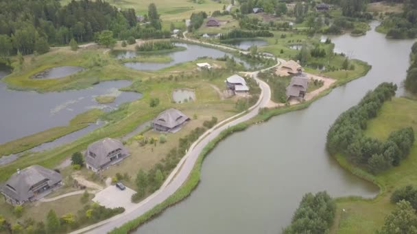 Amatciems lac Drone aérien vue du dessus 4K UHD vidéo Lettonie  