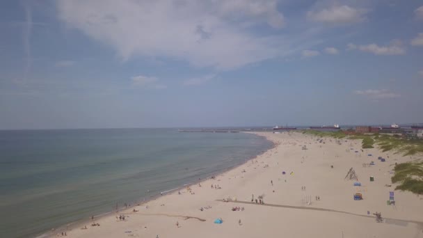 Östersjöns Kust Strand Ventspils Kurzeme Antenn Drönare Ovanifrån Uhd Video — Stockvideo