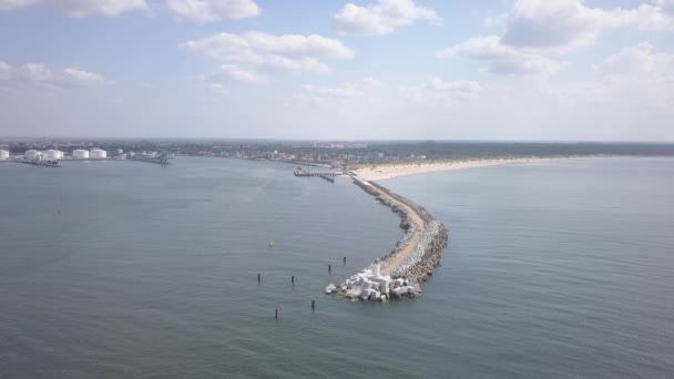 Port Ventspils Lettonie Vue aérienne de la campagne drone vue de dessus 4K UHD vidéo 