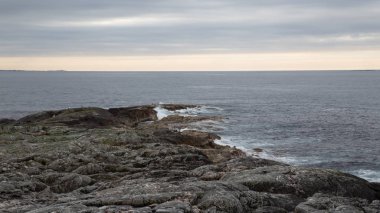 Norveç adası Averoy İskandinav manzara Kuzey sonbahar resmi
