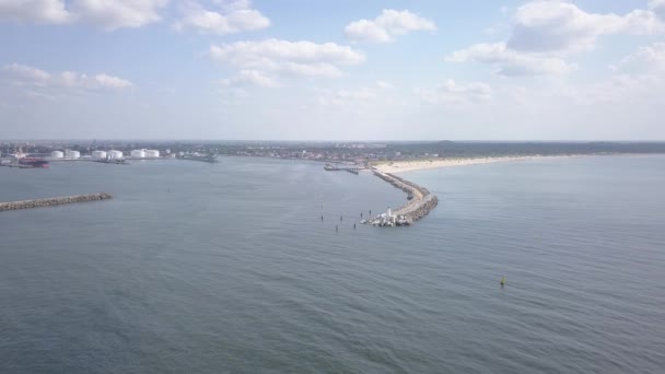 Port Ventspils Lettonie Vue aérienne de la campagne drone vue de dessus 4K UHD vidéo 