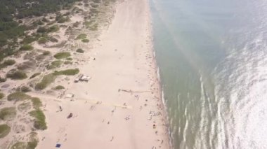 Liman Ventspils Letonya kırsal hava görünümü drone üst görünümü 4k UHD video