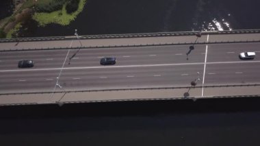 Jelgava şehrinin hava görüntüsü Letonya Zemgale insansız hava aracı üst görüntüsü 4k Uhd video