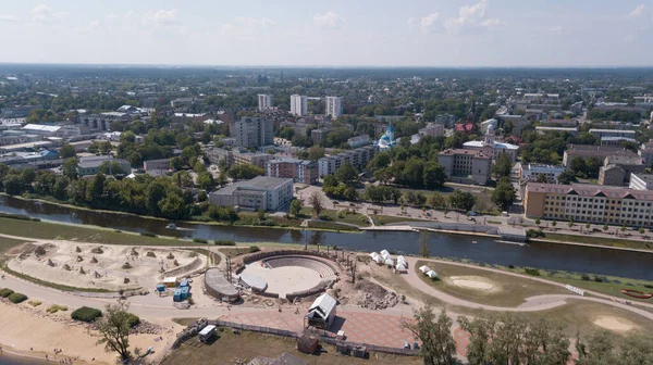 Jelgava市的空中景观拉脱维亚Zemgale无人驾驶飞机俯瞰 图库照片