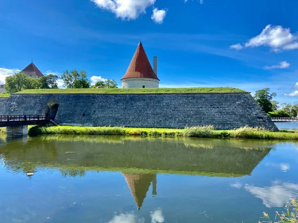 Kuressaare Miasto Wyspa Saaremaa Estonia Stare Średniowieczne Zdjęcia Zamków — Zdjęcie stockowe