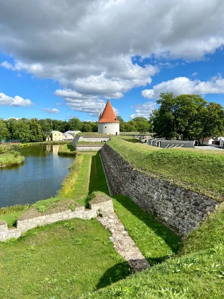 Kuressaare Miasto Wyspa Saaremaa Estonia Stare Średniowieczne Zdjęcia Zamków — Zdjęcie stockowe