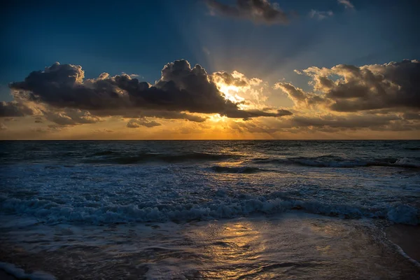 Zachód słońca na Morzu Karaibskim. — Zdjęcie stockowe