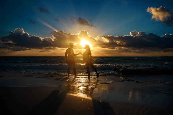 Tramonto Sul Mar Dei Caraibi Cielo Limpido Con Piccole Nuvole — Foto Stock