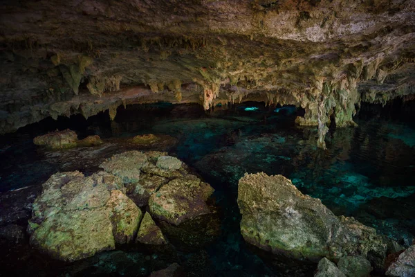 Cenote Dos Ojos Con Agua Azul Clara Cueva — Foto de Stock