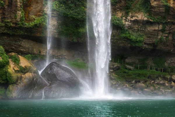 The Misol Ha waterfall, located in Palenque. Mexico — Stock Photo, Image