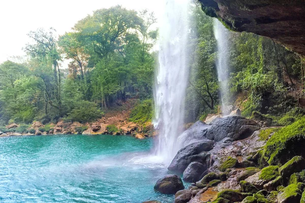 The Misol Ha waterfall, located in Palenque. Mexico — Stock Photo, Image