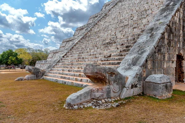 Ruines de l'ancienne civilisation maya à Chichen Itza. Mexique . — Photo
