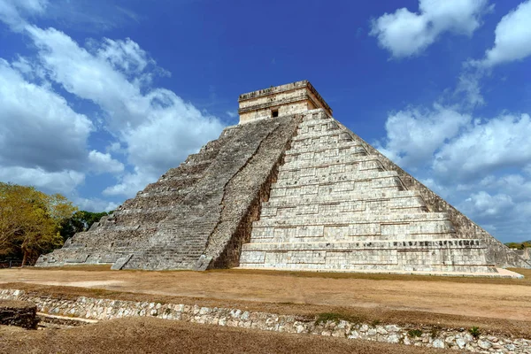 Ruínas da antiga civilização maia em Chichen Itza. México . — Fotografia de Stock
