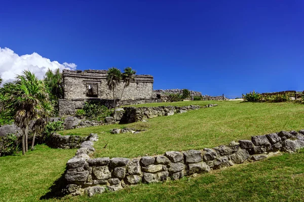 Ruines de Tulum sur la côte caribéenne . — Photo