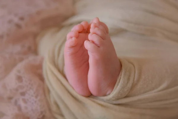 Photo of newborn baby feet, soft focus. — Stock Photo, Image