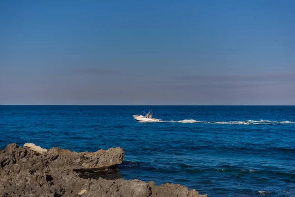 Costa Del Mar Caribe Con Arena Blanca Rocas Cancún —  Fotos de Stock