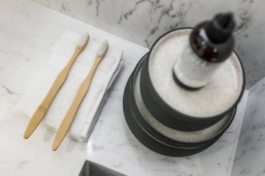 Bambu diş fırçaları çifti
