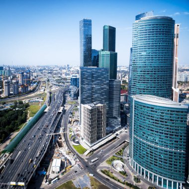 Moscow City, Rusya'nın gökdelenler ile havadan görünümü Moskova. Modern binalar Moskova ve Ttk yolun yukarıdan. Yaz aylarında Moskova manzarası. Çağdaş cityscape Moskova. Instagram tarzı fotoğraf.
