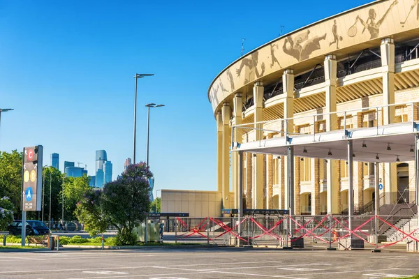 Moscou Rússia Maio 2018 Vista Ensolarada Estádio Luzhniki Com Arranha — Fotografia de Stock