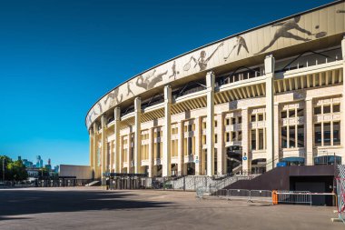 Moskova - 21 Mayıs 2018: Yaz aylarında Luzhniki Stadı Moskova panoramik. Luzhniki Stadı 2018 FIFA Dünya Kupası için seçilmiş olabilir. Luzhniki Rusya'nın en büyük futbol stadyumudur.