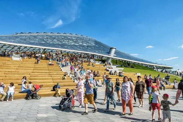 Moscow June 2018 People Walk Modern Amphitheater Glass Roof Zaryadye — Stock Photo, Image