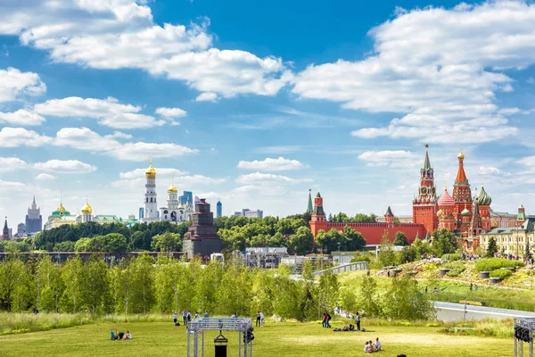 Zaryadye Park Com Vista Para Kremlin Moscou Para Catedral São — Fotografia de Stock