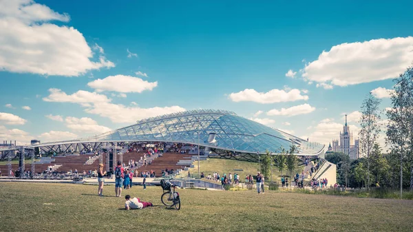 Moscou Junho 2018 Vista Panorâmica Anfiteatro Moderno Parque Zaryadye Perto — Fotografia de Stock