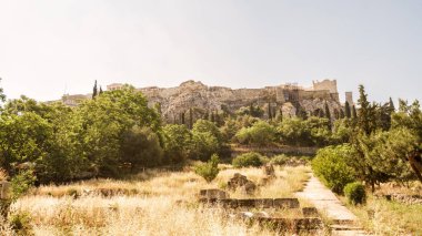 Panoramik manzaralı tepe Atina, Yunanistan. Ünlü Akropolis Atina ana turistik 's. Akropolis manzaralı panorama yaz aylarında de en üst üzerinde Antik Yunan kalıntıları ile.